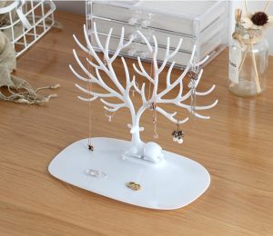 Suport bijuterii cerb pentru coliere si inele