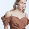 Rochie de dama eleganta lunga, maro, cu umerii goi, Sophie
